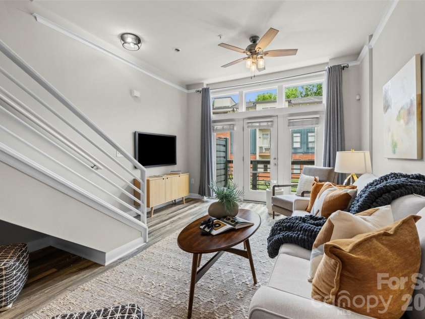522 New Bern Station Court, Charlotte, NC 28209.  MLS# CAR4377609, YatesRealty ID 21224. 