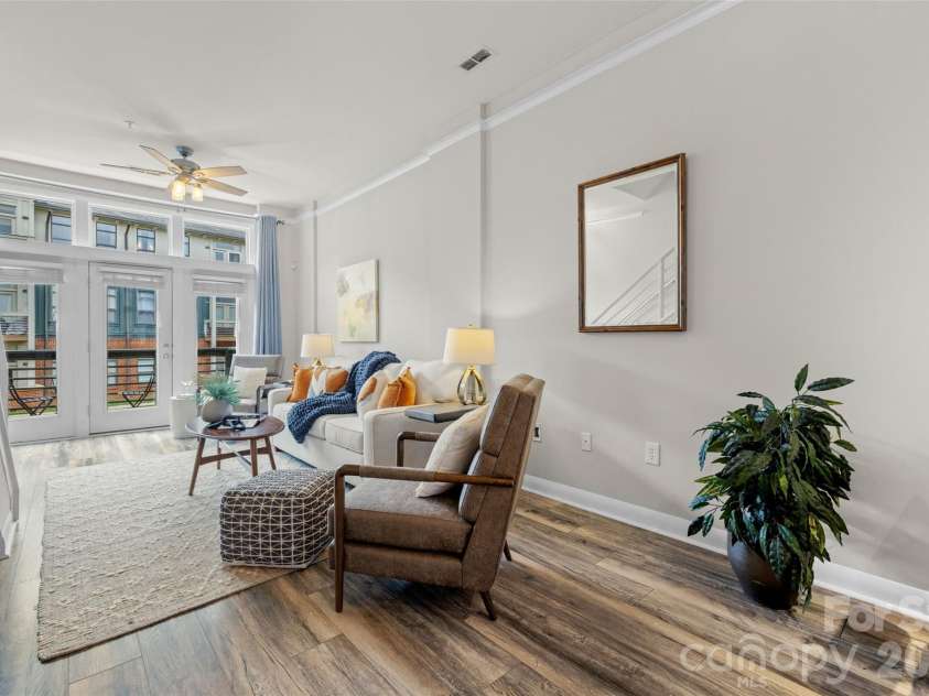 522 New Bern Station Court, Charlotte, NC 28209.  MLS# CAR4377609, YatesRealty ID 21224. 