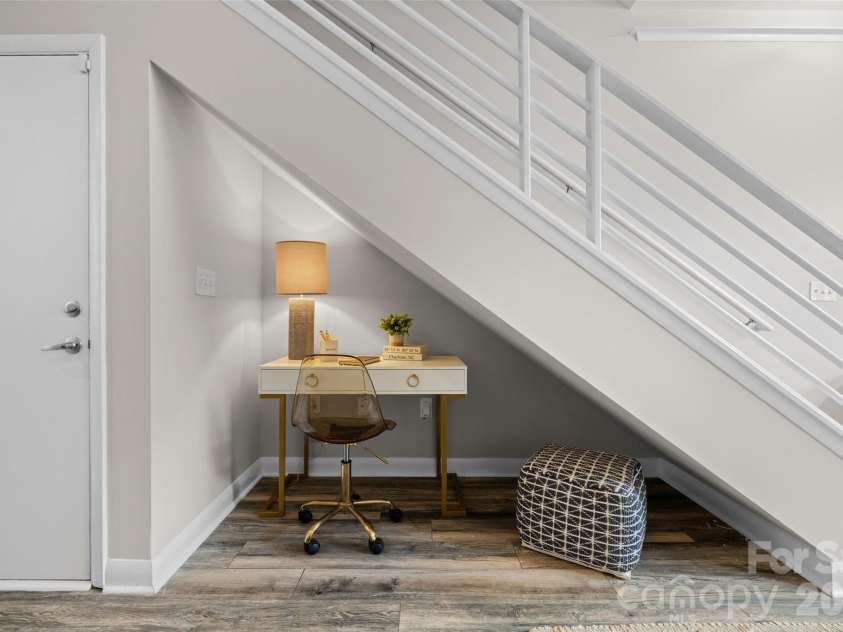 522 New Bern Station Court, Charlotte, NC 28209.  MLS# CAR4377609, YatesRealty ID 21224. 