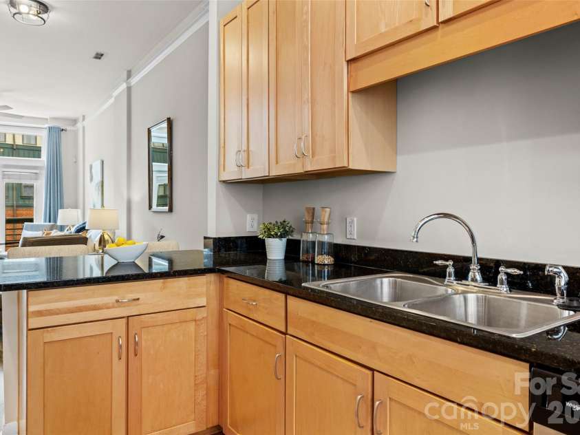 522 New Bern Station Court, Charlotte, NC 28209.  MLS# CAR4377609, YatesRealty ID 21224. 