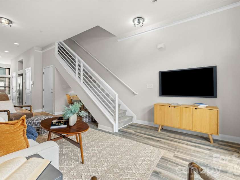 522 New Bern Station Court, Charlotte, NC 28209.  MLS# CAR4377609, YatesRealty ID 21224. 
