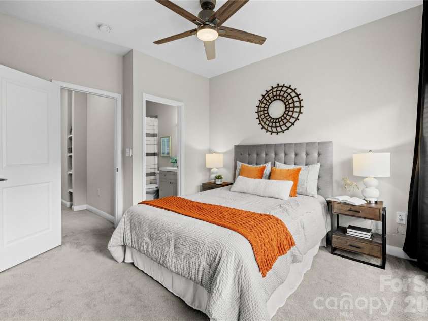 522 New Bern Station Court, Charlotte, NC 28209.  MLS# CAR4377609, YatesRealty ID 21224. 