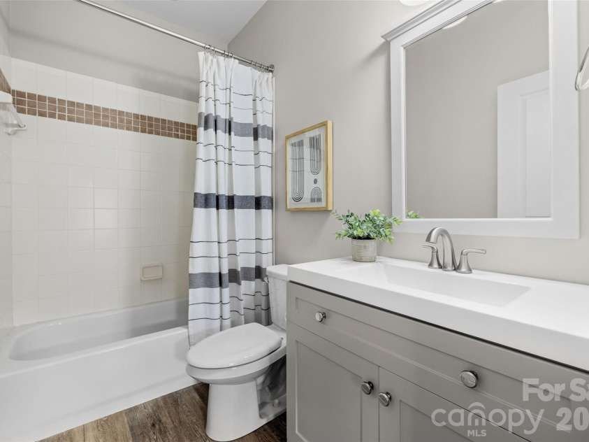 522 New Bern Station Court, Charlotte, NC 28209.  MLS# CAR4377609, YatesRealty ID 21224. 