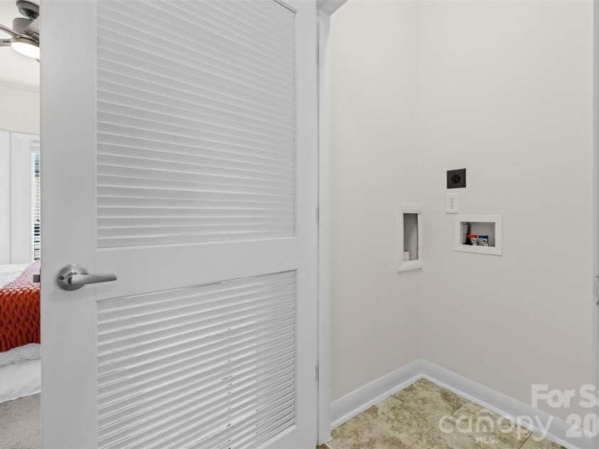 522 New Bern Station Court, Charlotte, NC 28209.  MLS# CAR4377609, YatesRealty ID 21224. 