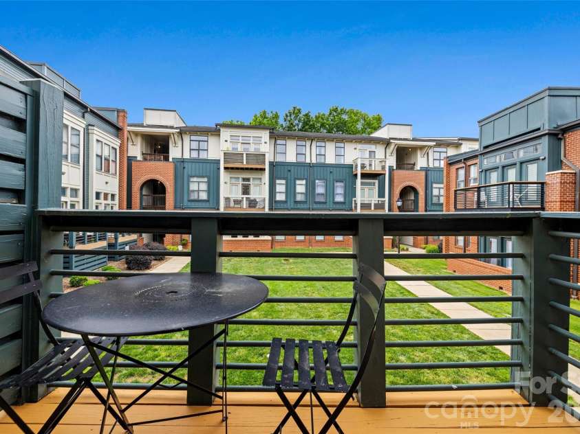 522 New Bern Station Court, Charlotte, NC 28209.  MLS# CAR4377609, YatesRealty ID 21224. 