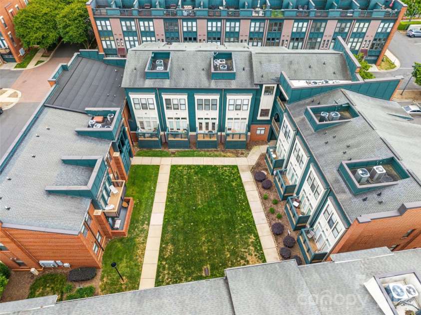 522 New Bern Station Court, Charlotte, NC 28209.  MLS# CAR4377609, YatesRealty ID 21224. 