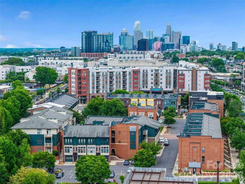 522 New Bern Station Court, Charlotte, NC 28209.  MLS# CAR4377609, YatesRealty ID 21224. 