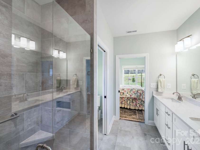 122 A Deer Brook Drive, Shelby, NC 28150.  MLS# CAR4258533, YatesRealty ID 21225. Primary ensuite