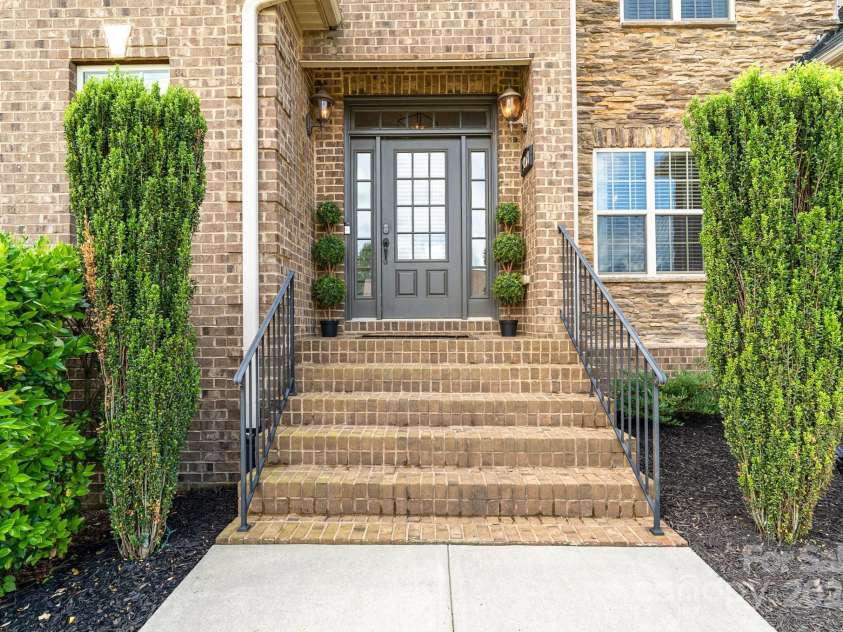 5267 Gnarl Wood Road, Lewisville, NC 27023.  MLS# CAR4258412, YatesRealty ID 21226. 