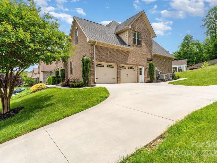 5267 Gnarl Wood Road, Lewisville, NC 27023.  MLS# CAR4258412, YatesRealty ID 21226. 