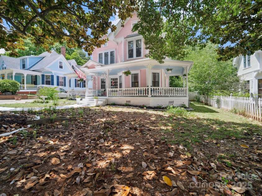 408 Ellis Street, Salisbury, NC 28144.  MLS# CAR4265701, YatesRealty ID 21228. 