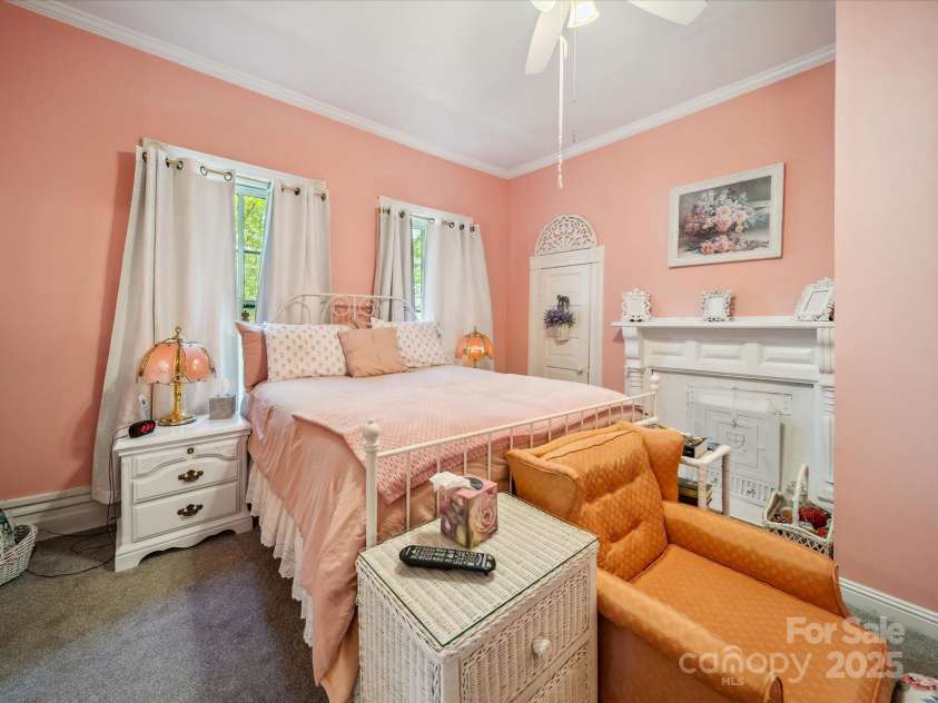 408 Ellis Street, Salisbury, NC 28144.  MLS# CAR4265701, YatesRealty ID 21228. 