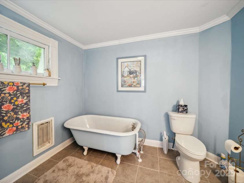408 Ellis Street, Salisbury, NC 28144.  MLS# CAR4265701, YatesRealty ID 21228. 