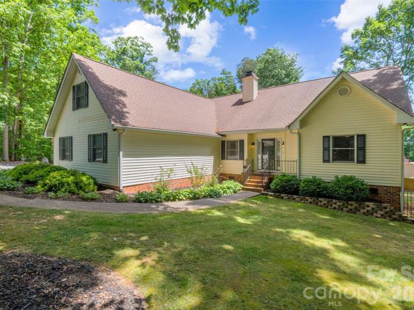 6230 Winds Court, Clover, SC 29710.  MLS# CAR4379497, YatesRealty ID 21229. 