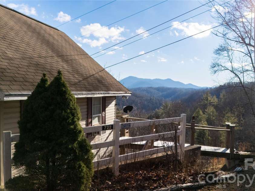 722 Union Hill Ridge Road, Green Mountain, NC 28740.  MLS# CAR4337294, YatesRealty ID 2123. 