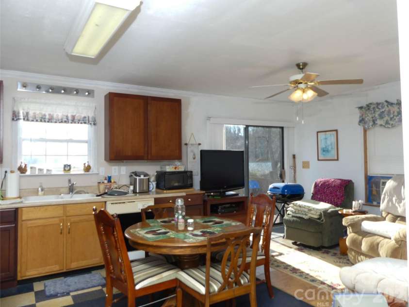 722 Union Hill Ridge Road, Green Mountain, NC 28740.  MLS# CAR4337294, YatesRealty ID 2123. 