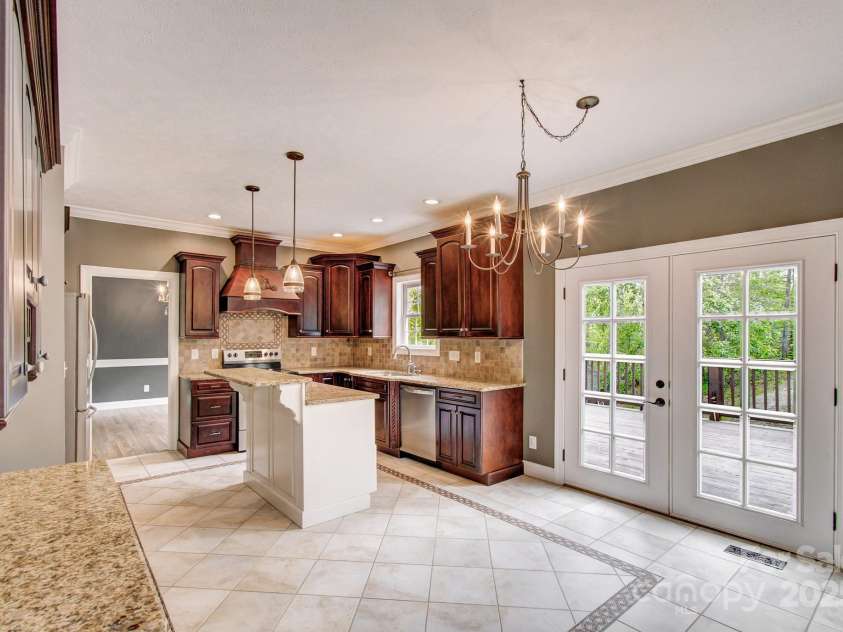 208 Bragg Court, Hendersonville, NC 28792.  MLS# CAR4253519, YatesRealty ID 21230. 