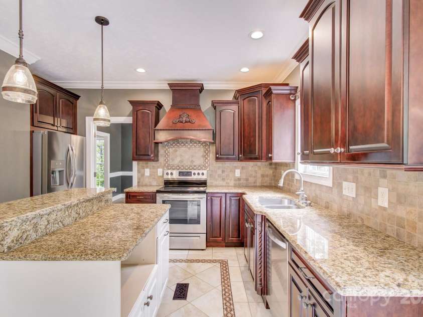 208 Bragg Court, Hendersonville, NC 28792.  MLS# CAR4253519, YatesRealty ID 21230. 