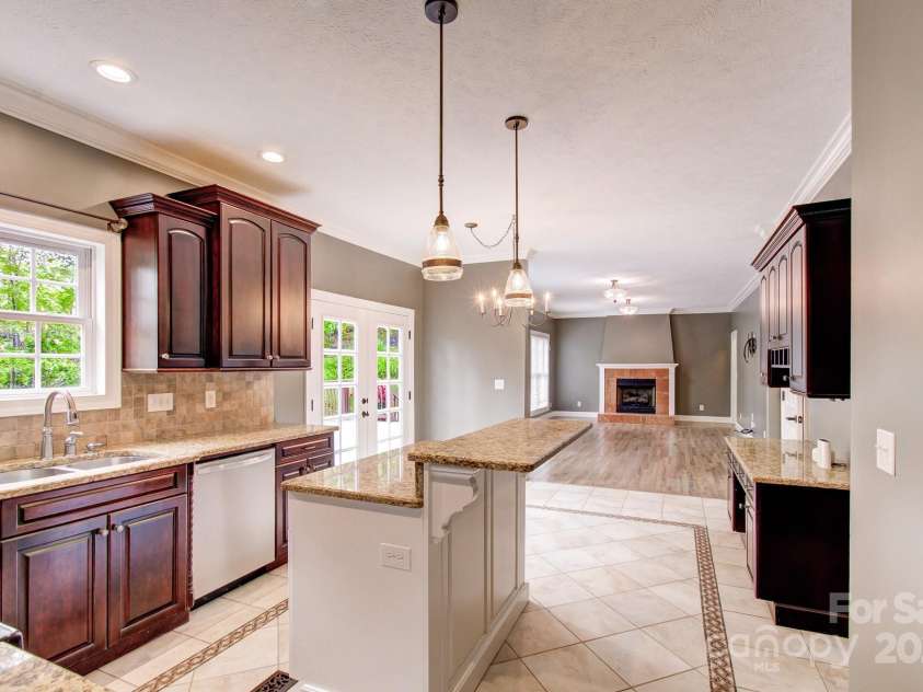 208 Bragg Court, Hendersonville, NC 28792.  MLS# CAR4253519, YatesRealty ID 21230. 