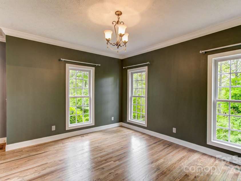 208 Bragg Court, Hendersonville, NC 28792.  MLS# CAR4253519, YatesRealty ID 21230. 