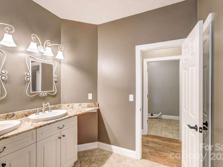 208 Bragg Court, Hendersonville, NC 28792.  MLS# CAR4253519, YatesRealty ID 21230. 