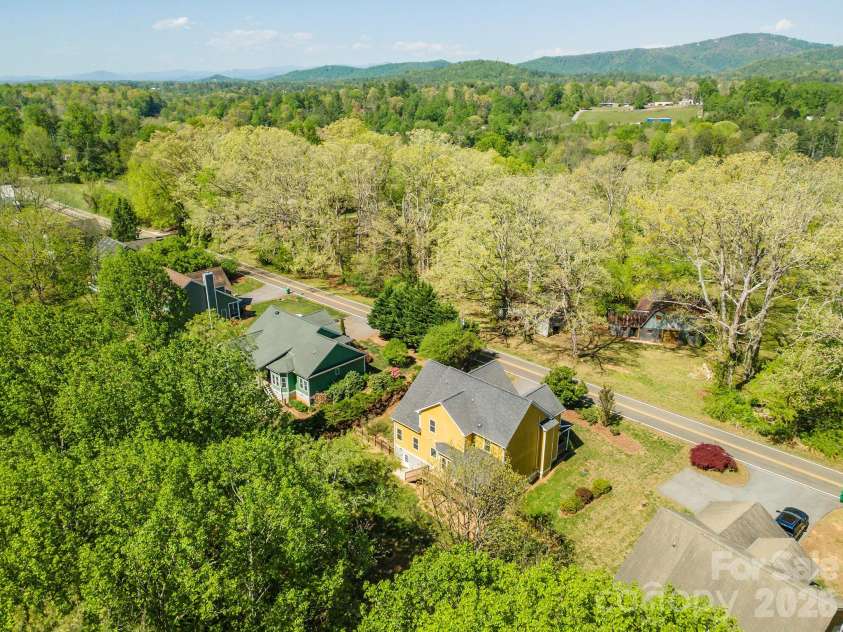 75 Noble Road, Fairview, NC 28730.  MLS# CAR4351168, YatesRealty ID 21230. 