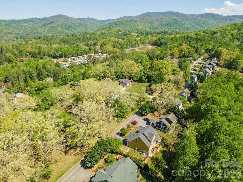 75 Noble Road, Fairview, NC 28730.  MLS# CAR4351168, YatesRealty ID 21230. 