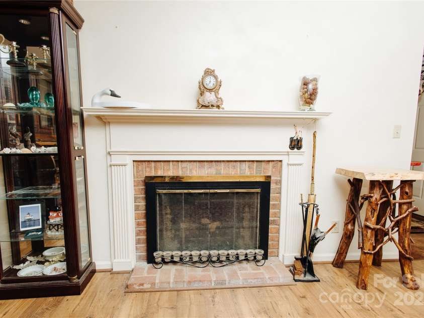 100 Wolf Shoals Drive, Hendersonville, NC 28739.  MLS# CAR4266248, YatesRealty ID 21231. 