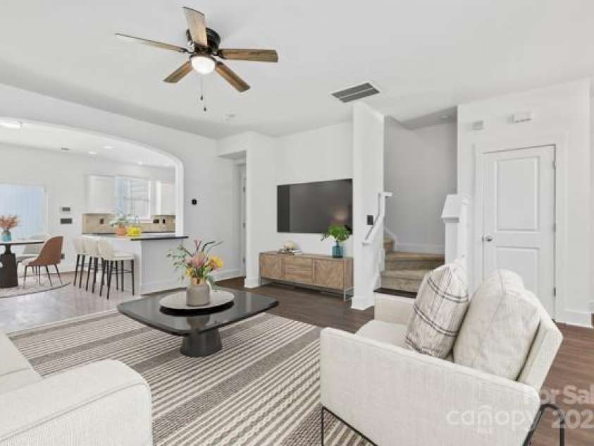 3153 Bending Birch Place, Charlotte, NC 28206.  MLS# CAR4267129, YatesRealty ID 21232. 