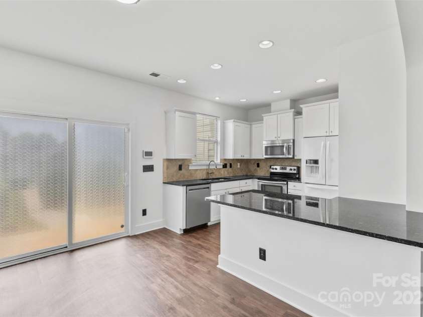 3153 Bending Birch Place, Charlotte, NC 28206.  MLS# CAR4267129, YatesRealty ID 21232. 