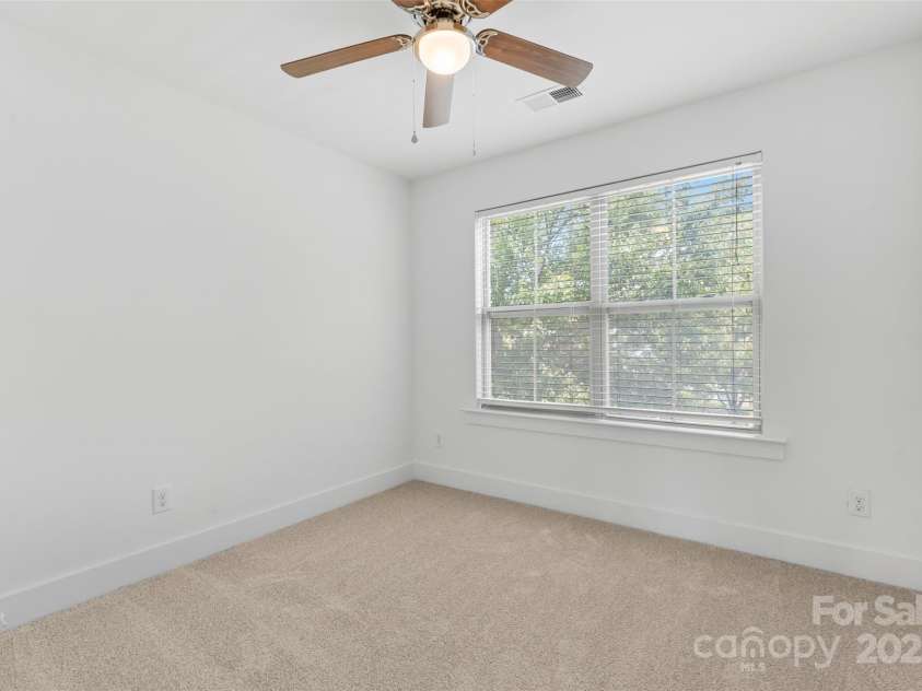 3153 Bending Birch Place, Charlotte, NC 28206.  MLS# CAR4267129, YatesRealty ID 21232. 