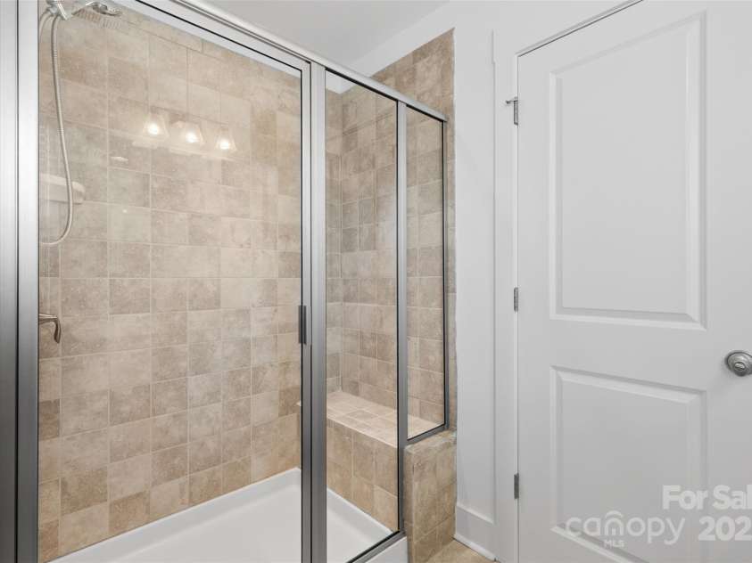 3153 Bending Birch Place, Charlotte, NC 28206.  MLS# CAR4267129, YatesRealty ID 21232. 