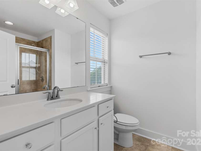 3153 Bending Birch Place, Charlotte, NC 28206.  MLS# CAR4267129, YatesRealty ID 21232. 