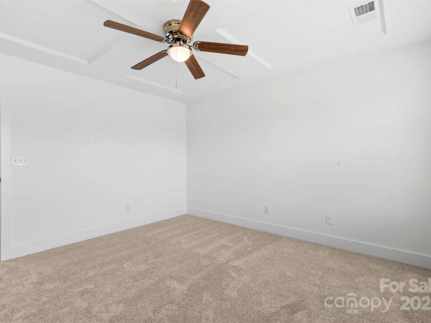 3153 Bending Birch Place, Charlotte, NC 28206.  MLS# CAR4267129, YatesRealty ID 21232. 