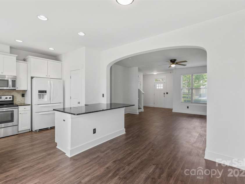 3153 Bending Birch Place, Charlotte, NC 28206.  MLS# CAR4267129, YatesRealty ID 21232. 