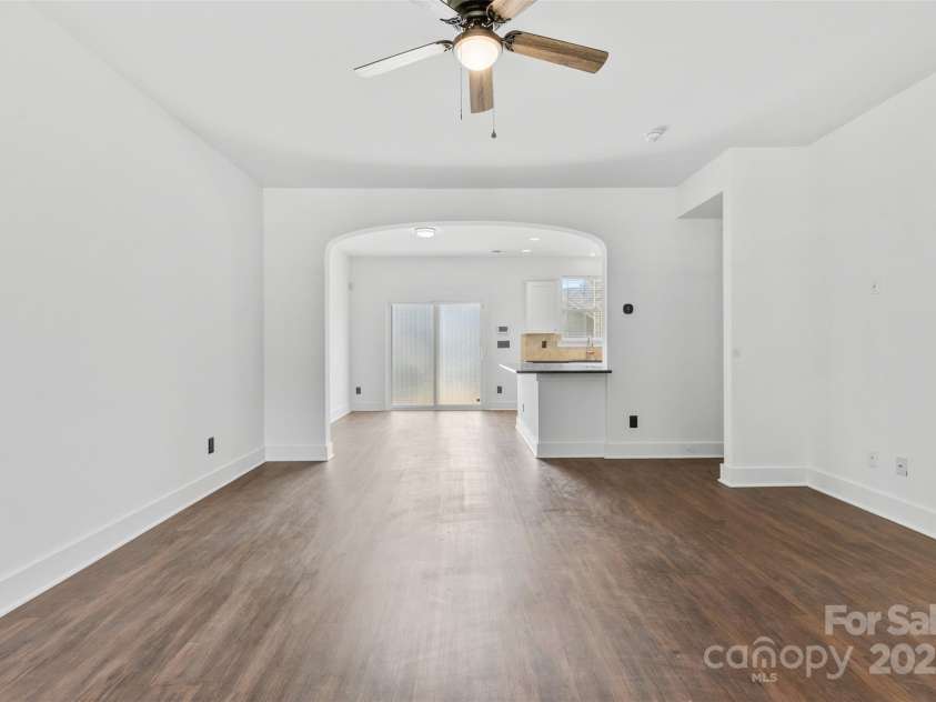 3153 Bending Birch Place, Charlotte, NC 28206.  MLS# CAR4267129, YatesRealty ID 21232. 