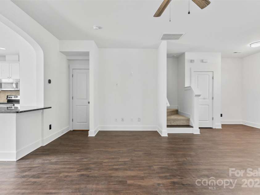 3153 Bending Birch Place, Charlotte, NC 28206.  MLS# CAR4267129, YatesRealty ID 21232. 