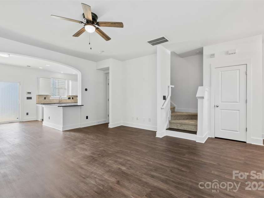 3153 Bending Birch Place, Charlotte, NC 28206.  MLS# CAR4267129, YatesRealty ID 21232. 