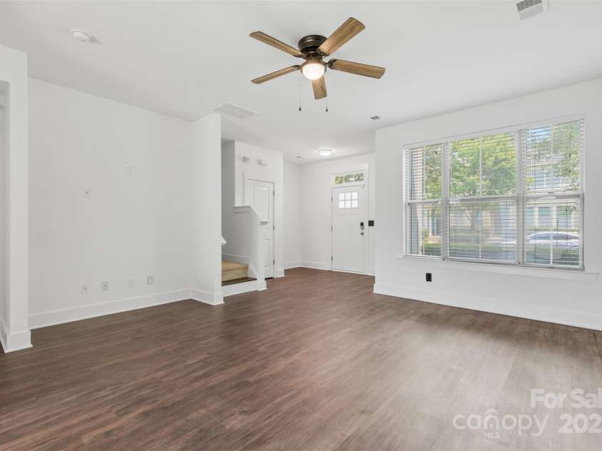3153 Bending Birch Place, Charlotte, NC 28206.  MLS# CAR4267129, YatesRealty ID 21232. 