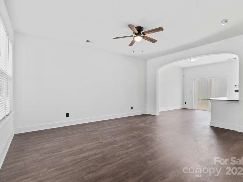 3153 Bending Birch Place, Charlotte, NC 28206.  MLS# CAR4267129, YatesRealty ID 21232. 