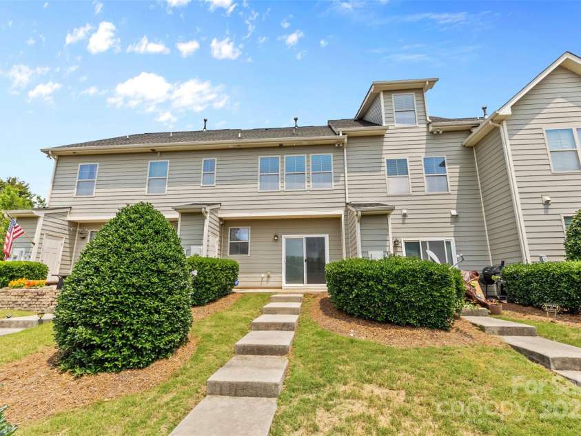 3153 Bending Birch Place, Charlotte, NC 28206.  MLS# CAR4267129, YatesRealty ID 21232. 