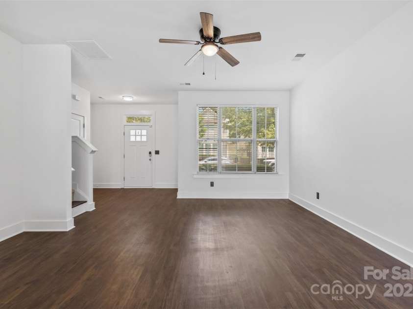 3153 Bending Birch Place, Charlotte, NC 28206.  MLS# CAR4267129, YatesRealty ID 21232. 