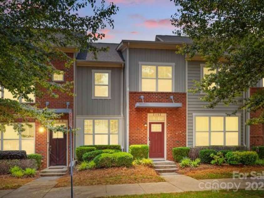 3153 Bending Birch Place, Charlotte, NC 28206.  MLS# CAR4267129, YatesRealty ID 21232. 