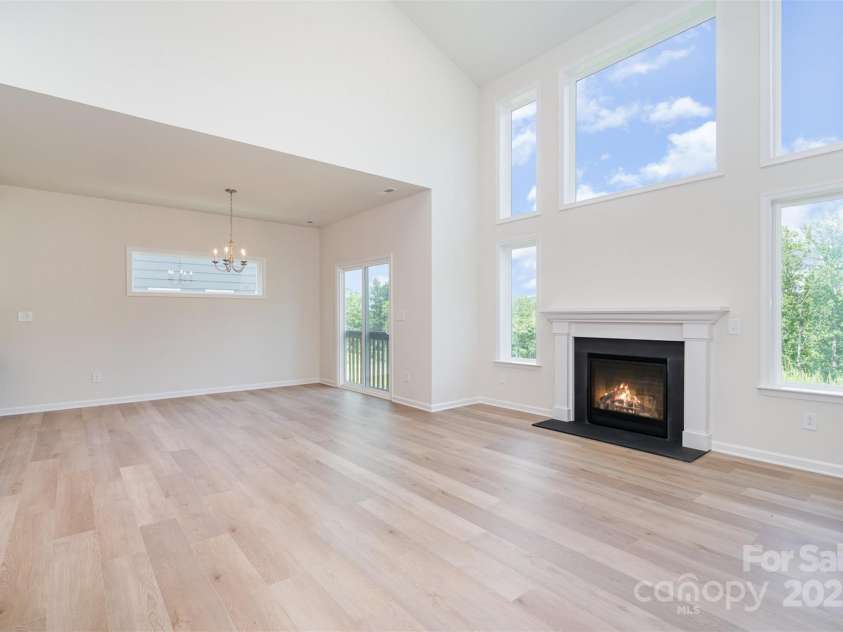 18019 Wilbanks Drive, Charlotte, NC 28278.  MLS# CAR4267851, YatesRealty ID 21233. Great Room