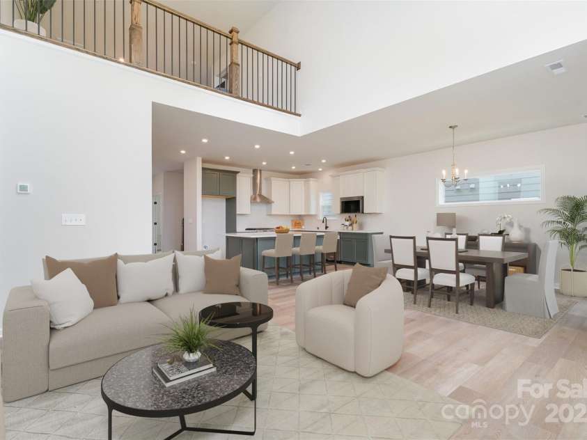 18019 Wilbanks Drive, Charlotte, NC 28278.  MLS# CAR4267851, YatesRealty ID 21233. Great Room