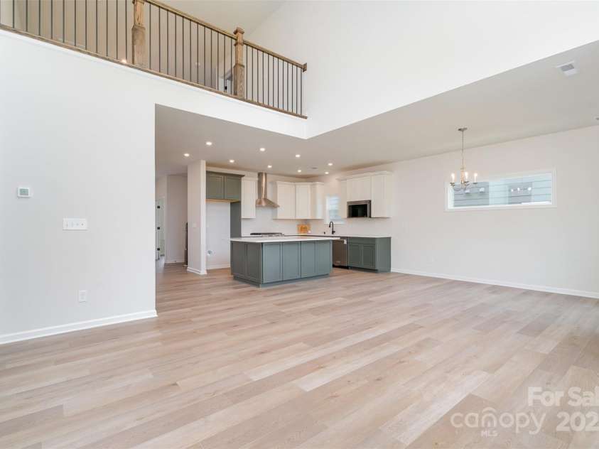 18019 Wilbanks Drive, Charlotte, NC 28278.  MLS# CAR4267851, YatesRealty ID 21233. Open Concept Living