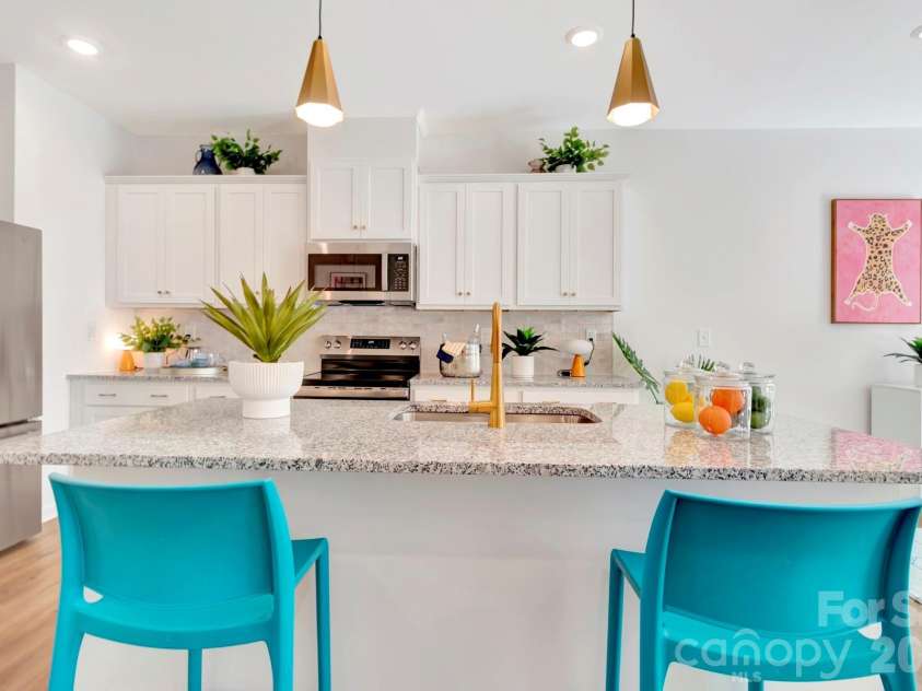 315 Hendley Drive, York, SC 29745.  MLS# CAR4364972, YatesRealty ID 21233. Kitchen