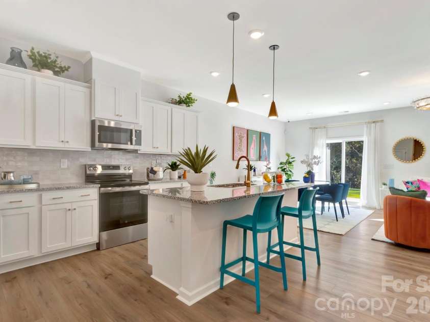 315 Hendley Drive, York, SC 29745.  MLS# CAR4364972, YatesRealty ID 21233. Kitchen