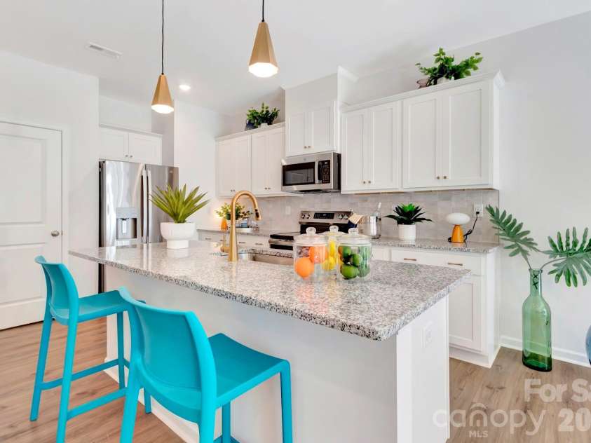315 Hendley Drive, York, SC 29745.  MLS# CAR4364972, YatesRealty ID 21233. Kitchen