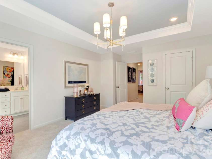 315 Hendley Drive, York, SC 29745.  MLS# CAR4364972, YatesRealty ID 21233. Owner's suite